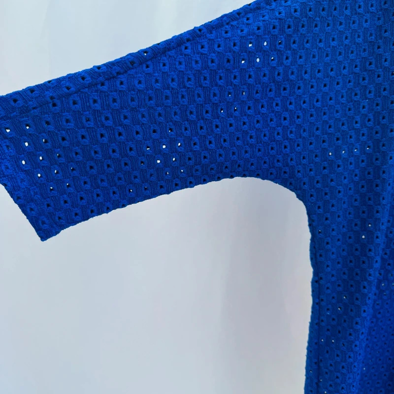 Phase Eight Blouse UK 12 Cobalt Blue Textured Broderie Anglaise V-Neck 3/4 Sleeve - Image 4