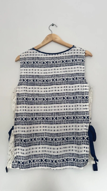 Grace & Mila Paris Sleeveless Top Size M – Navy Geo Print Lace Side Ties - Image 5