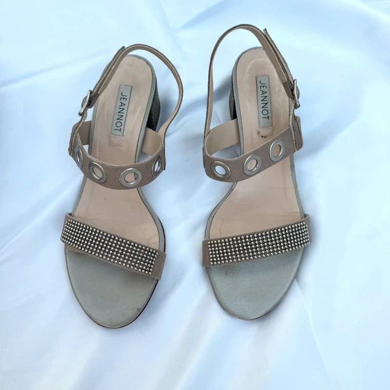 Jeannot Italy Tiger Pluma Suede Block Heel Sandals EU39 Taupe Crystal Eyelet Pre-loved
