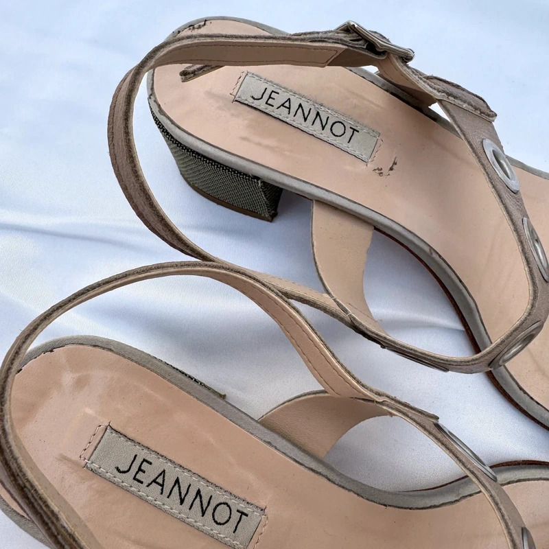 Jeannot Italy Tiger Pluma Suede Block Heel Sandals EU39 Taupe Crystal Eyelet Pre-loved - Image 9