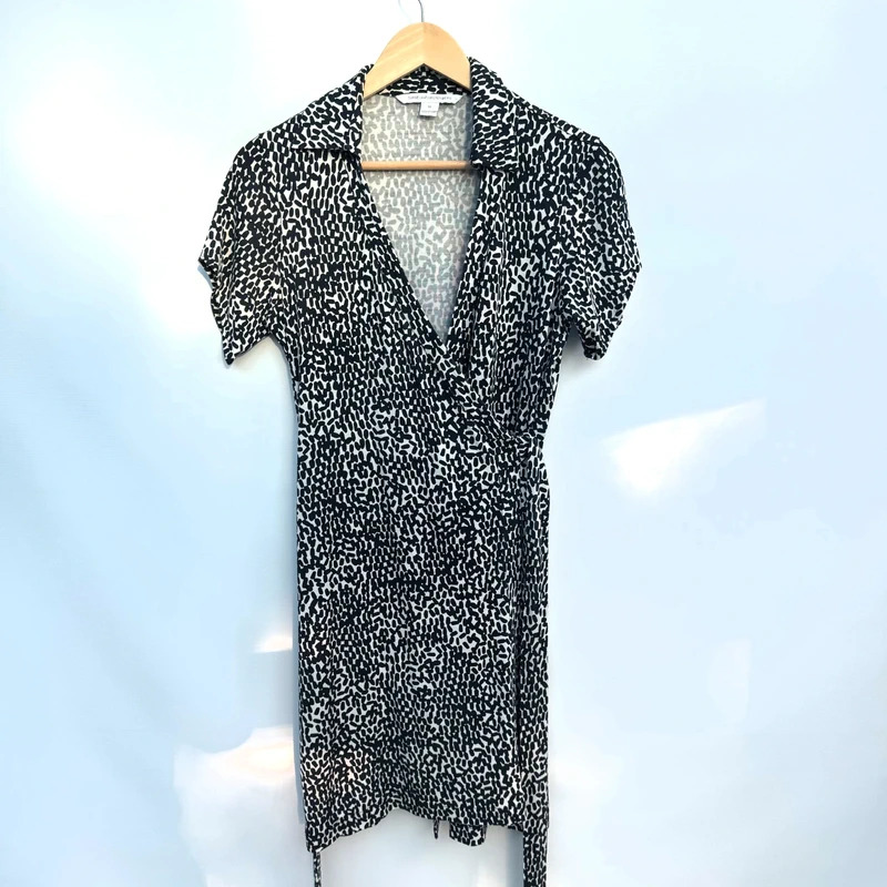 Diane Von Furstenberg DVF New Jeanne Two 100% Silk Wrap Dress Black & Cream Print US10 / UK12-14