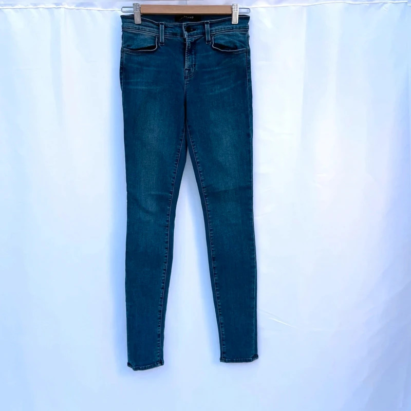 J Brand Super Skinny Size Jeans 26 - Rumour Wash - Made in California - Premium Stretch Denim