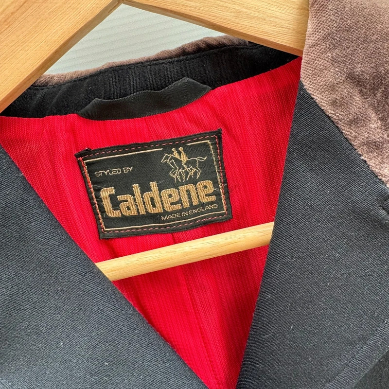 Caldene UK 12 Black Show Jacket 36in Chest Vintage Brown Velvet Collar Red Lining - Image 2