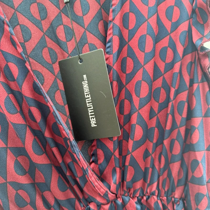 PrettyLittleThing BNWT Geo Print Wrap Midi Dress Burgundy Navy UK12 Belted - Image 2