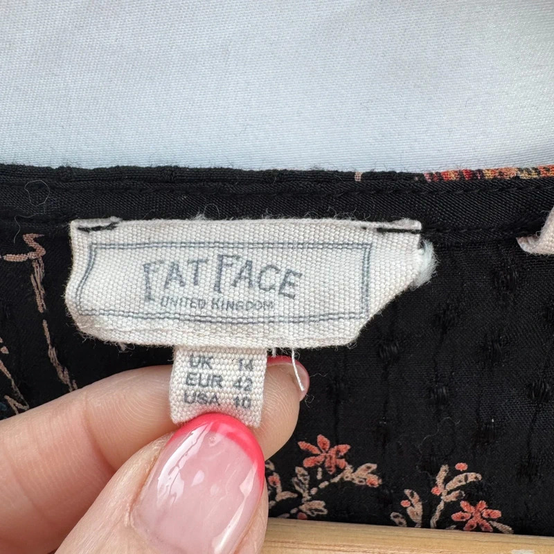FatFace Black Floral Blouse UK 14 V Neck Lace Trim Long Sleeve Boho Top - Image 4