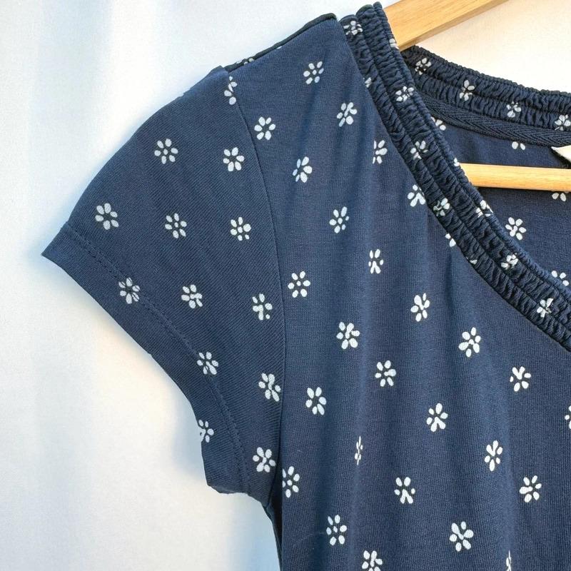 FatFace Navy Ditsy Floral Jersey Dress | Size 10 | V-Neck Border Print Hem | 100% Viscose - Image 3