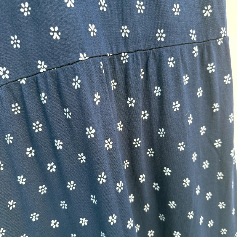 FatFace Navy Ditsy Floral Jersey Dress | Size 10 | V-Neck Border Print Hem | 100% Viscose - Image 5