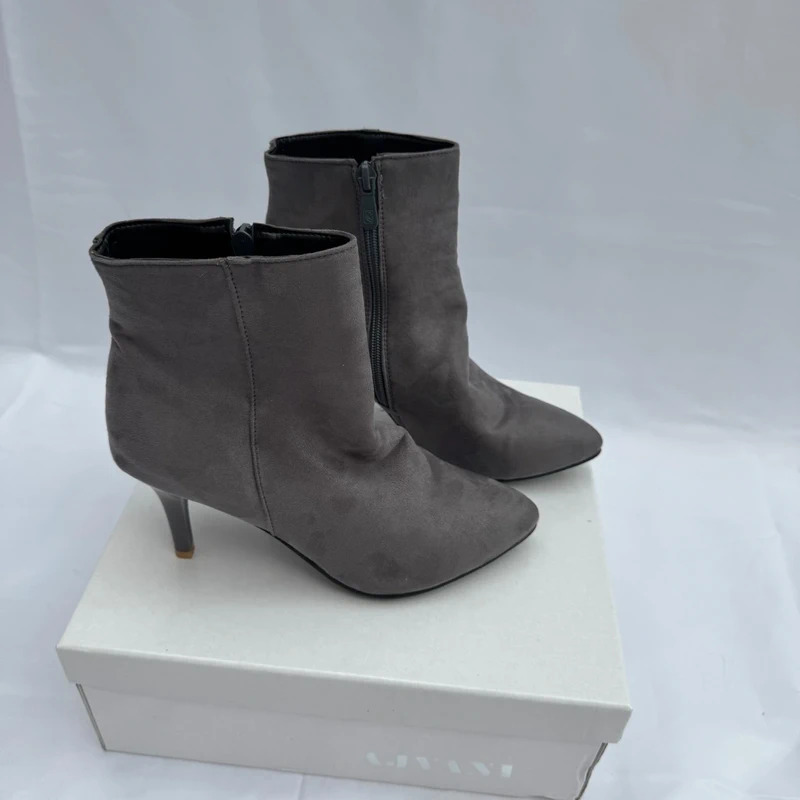 BNWT Grey Faux Suede Pointed Toe Ankle Boots with Fleece Soft Lining UK EU / 5 38