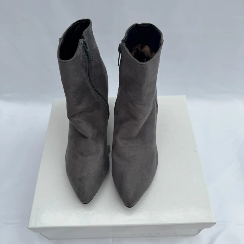 BNWT Grey Faux Suede Pointed Toe Ankle Boots with Fleece Soft Lining UK EU / 5 38 - Image 2