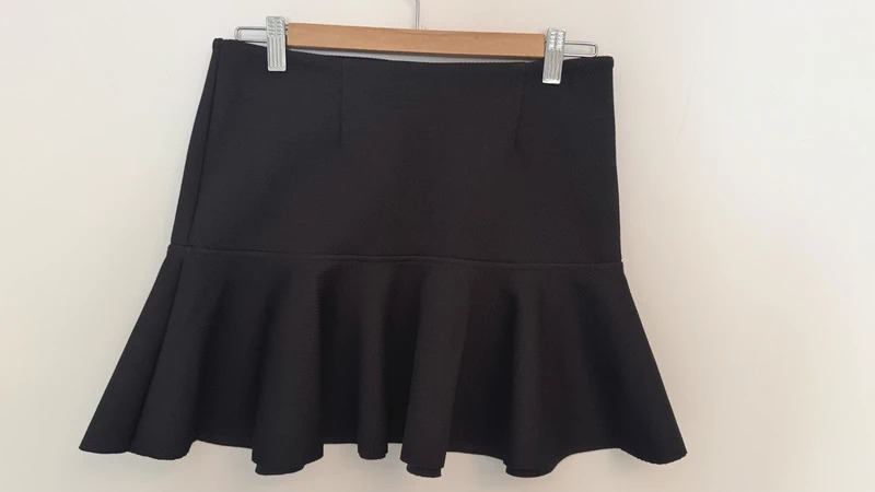 H&M Black Textured Flounce Mini Skirt Size UK 8