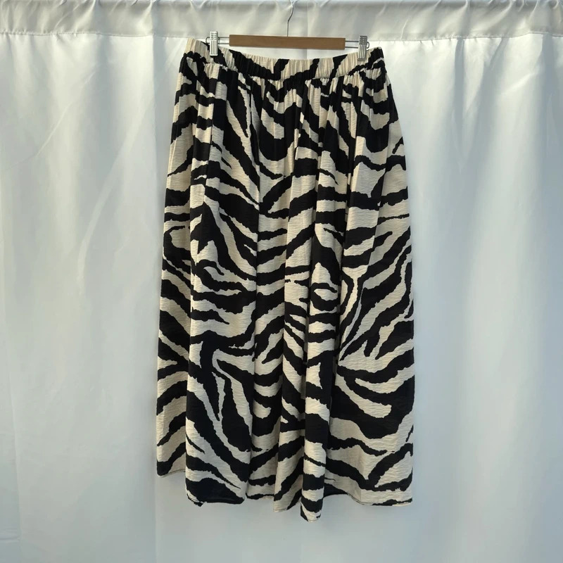 Primark Zebra Print Maxi Skirt Elastic Waist Cream Black Size M UK 12–14 - Image 4