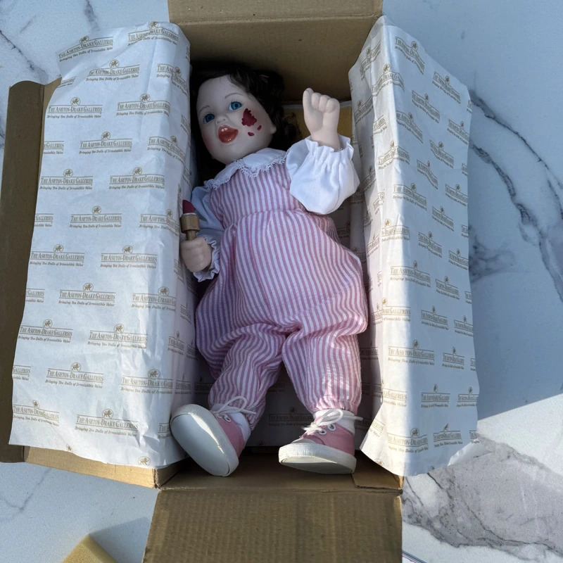 Ashton-Drake "Don’t I Look Pretty?" Little Kelly Porcelain Doll Boxed COA 1992