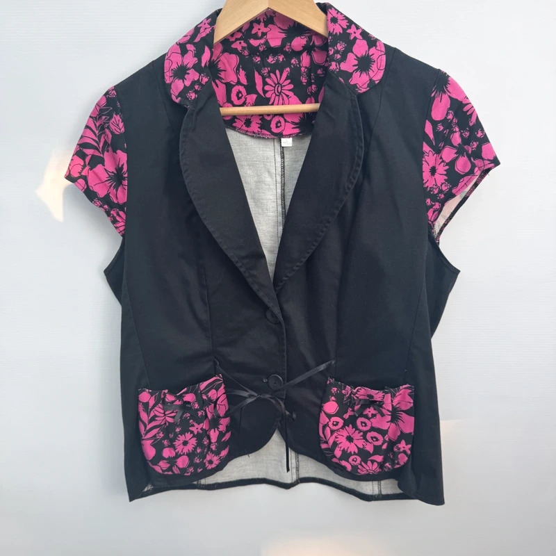 Black & Pink Floral Waistcoat EU 40 / UK 12-14 Collared, Pockets, Tie Waist Y2K Style